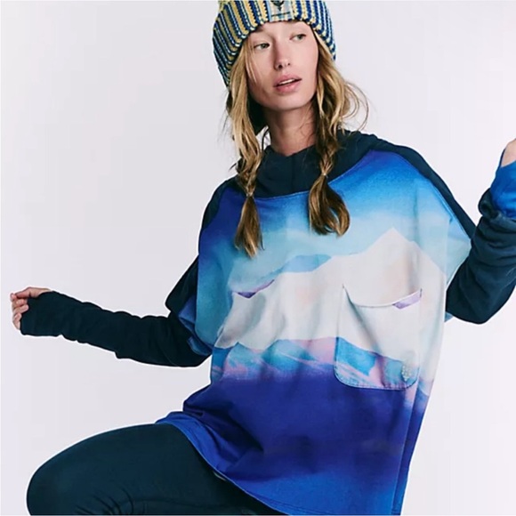 We The Free Tops - FREE PEOPLE Oversized Blue and Black Graphic Hoodie with Long Sleeves